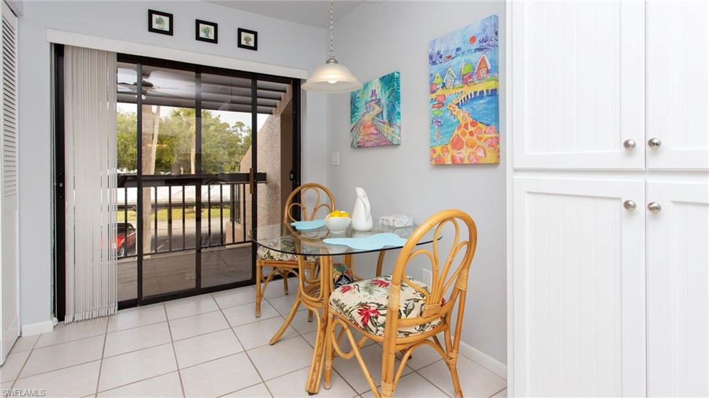 ADMIRALTY YACHT & RACQUET CLUB - Residential