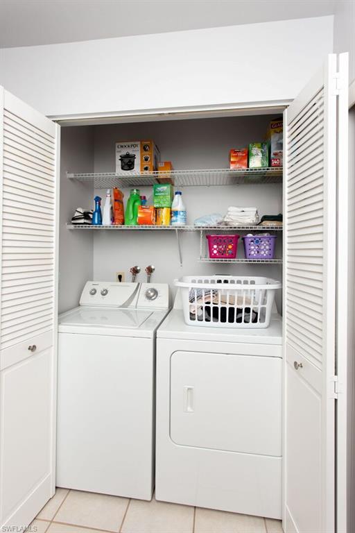 ADMIRALTY YACHT & RACQUET CLUB - Residential