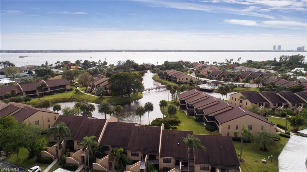 ADMIRALTY YACHT & RACQUET CLUB - Residential