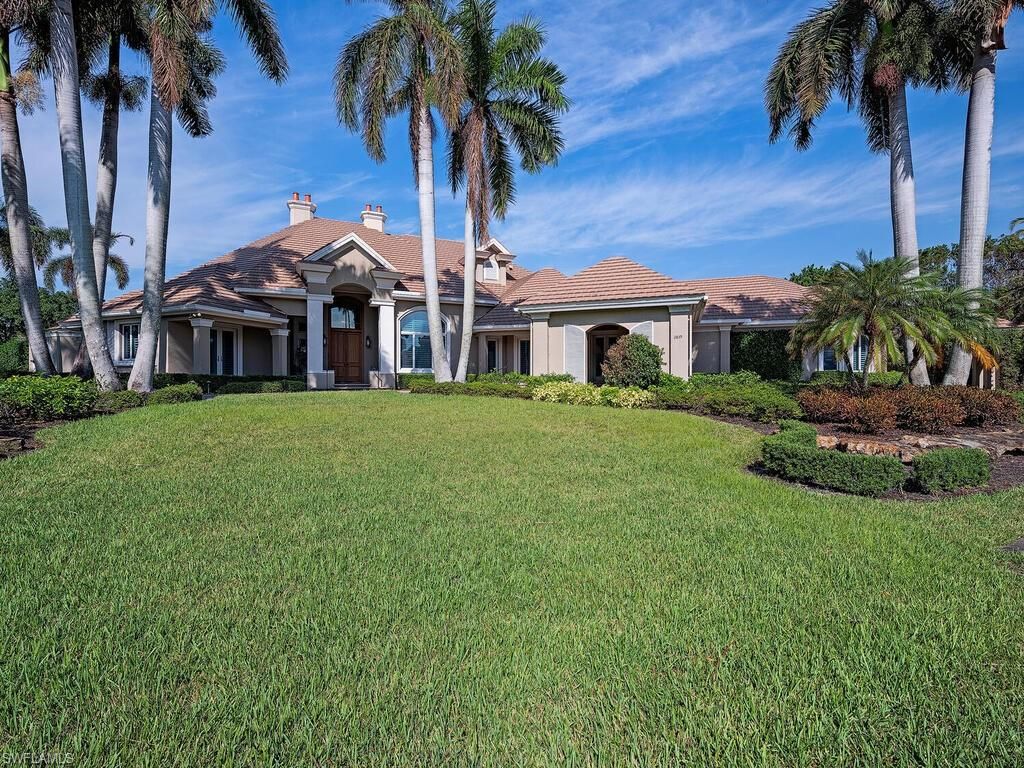 Photo of 2835 SILVERLEAF LN, NAPLES, FL 34105 (MLS # 224066423)