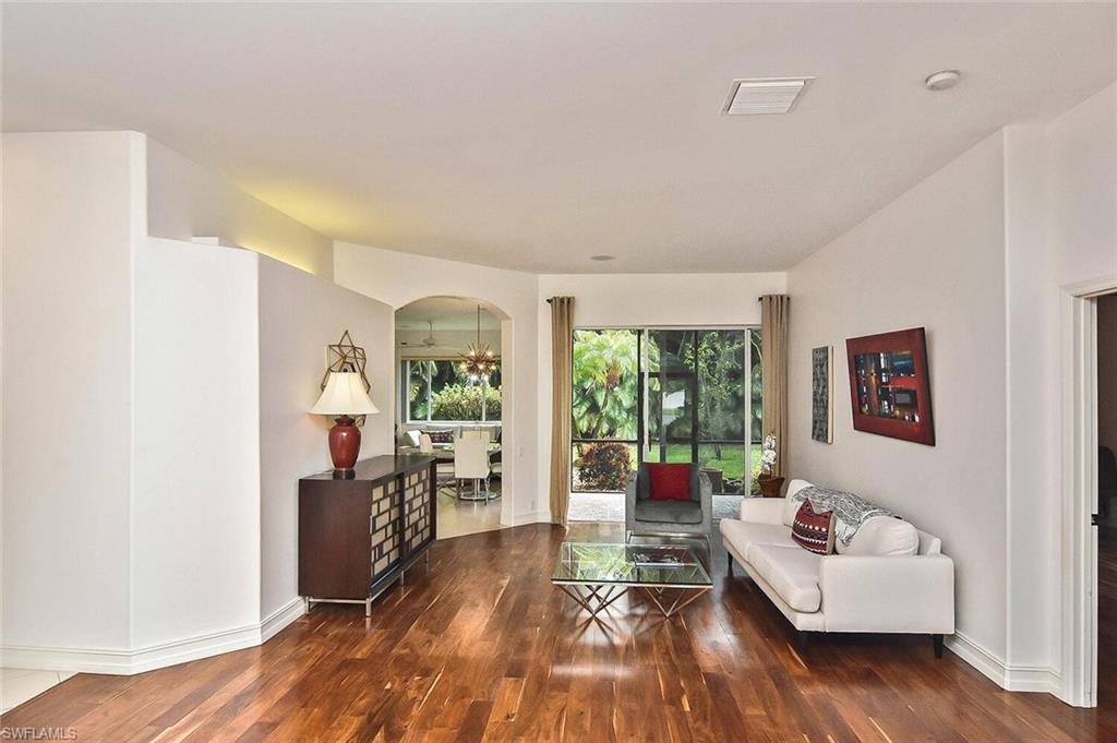 OAK COLONY - Residential