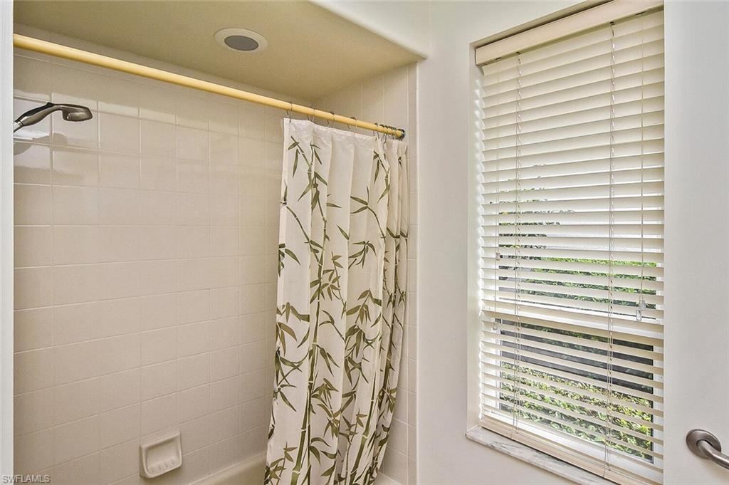 OAK COLONY - Residential