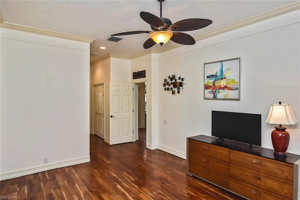 OAK COLONY - Residential