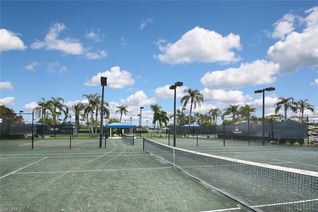 OAK COLONY - Residential