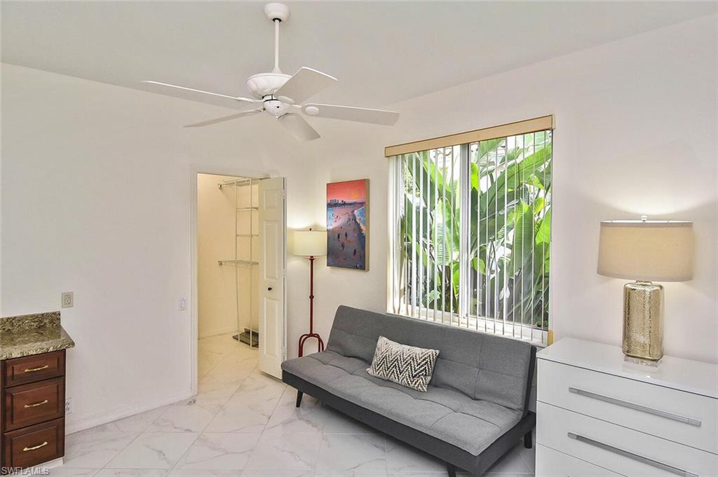 OAK COLONY - Residential