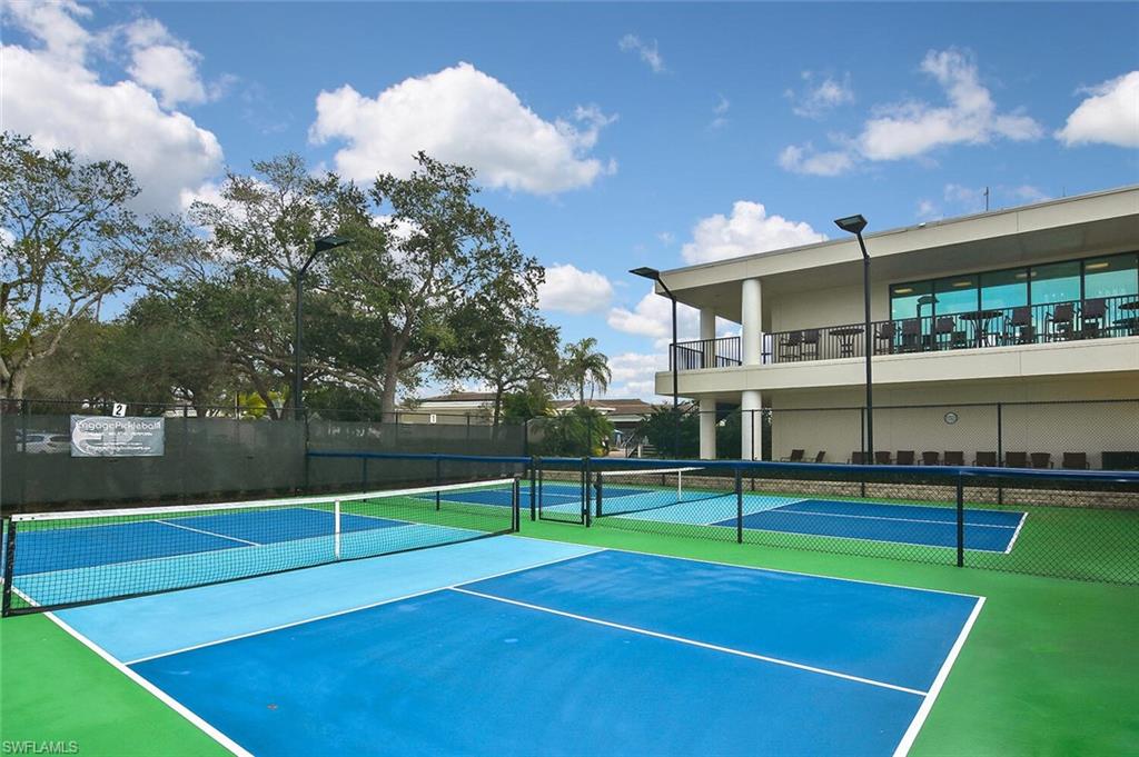 OAK COLONY - Residential