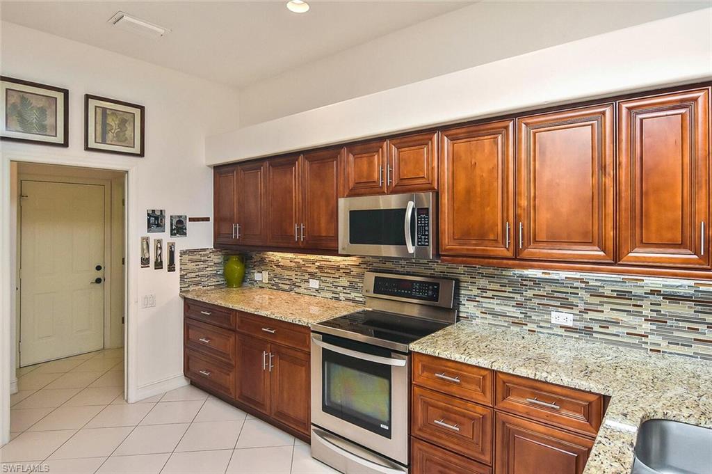 OAK COLONY - Residential