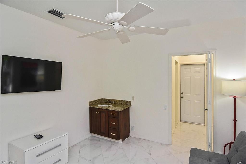 OAK COLONY - Residential