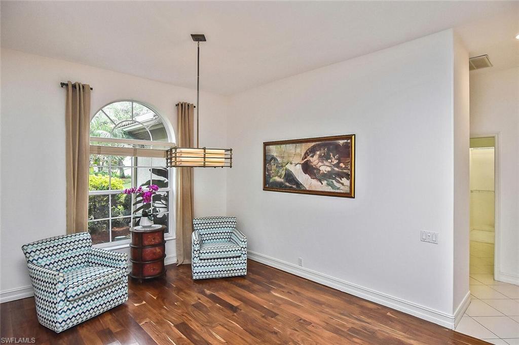 OAK COLONY - Residential