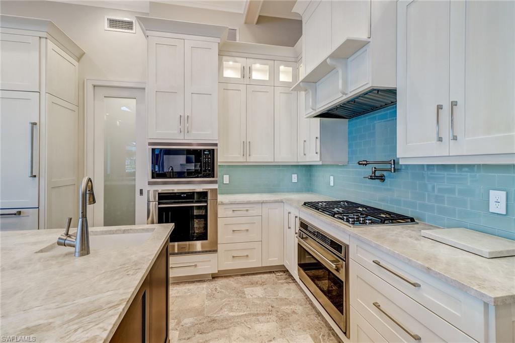 MARCO BEACH - Residential