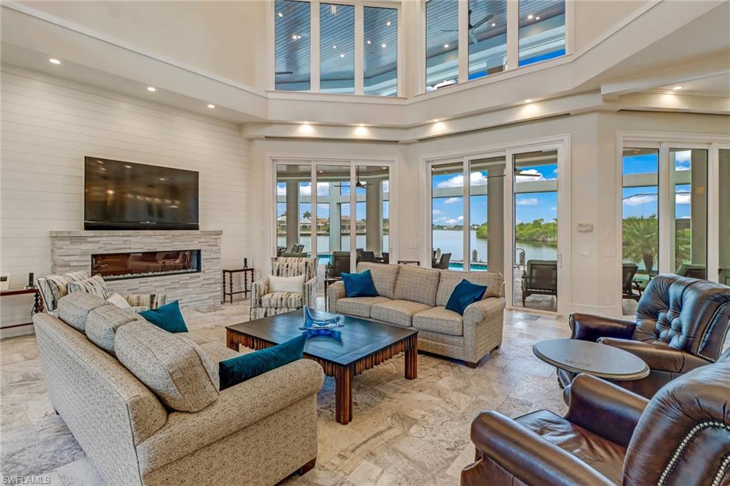 MARCO BEACH - Residential