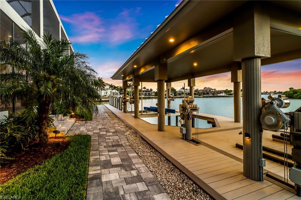 MARCO BEACH - Residential