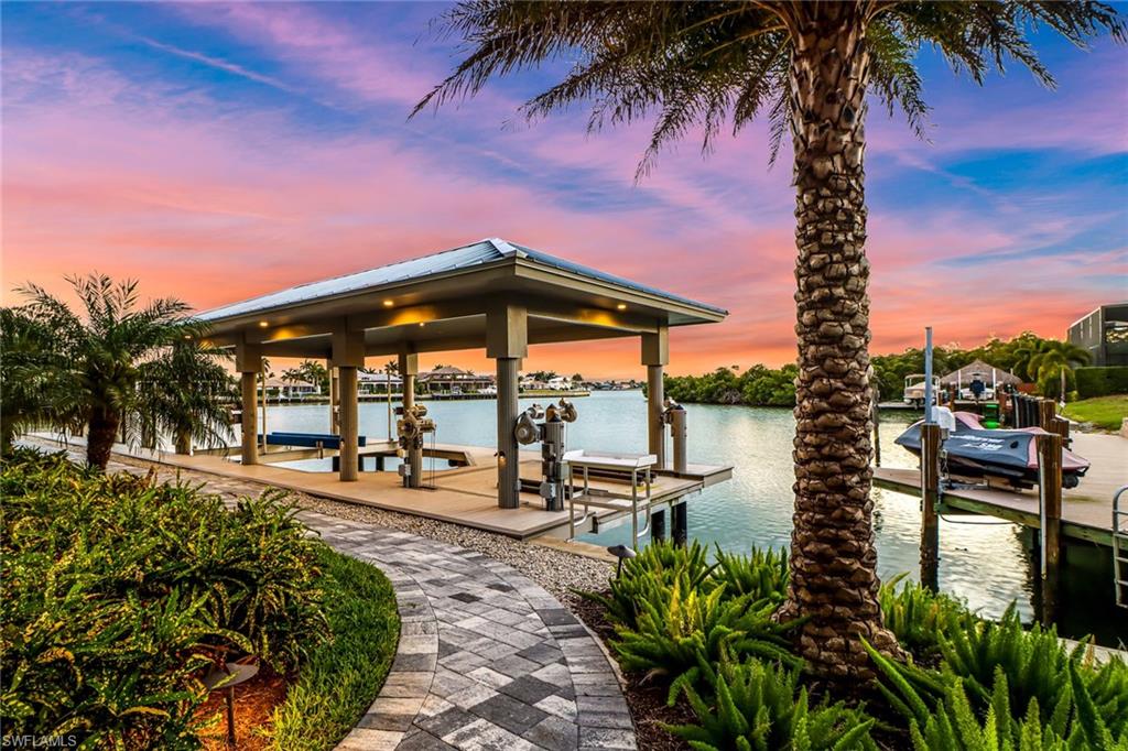 MARCO BEACH - Residential