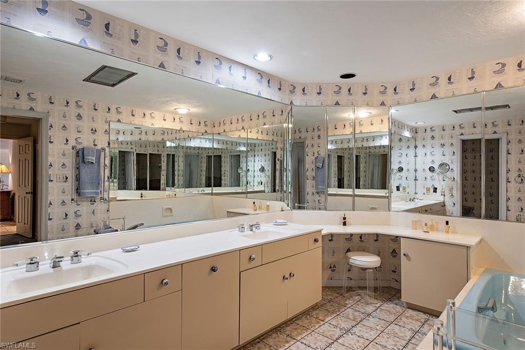 PARK PLAZA - Residential