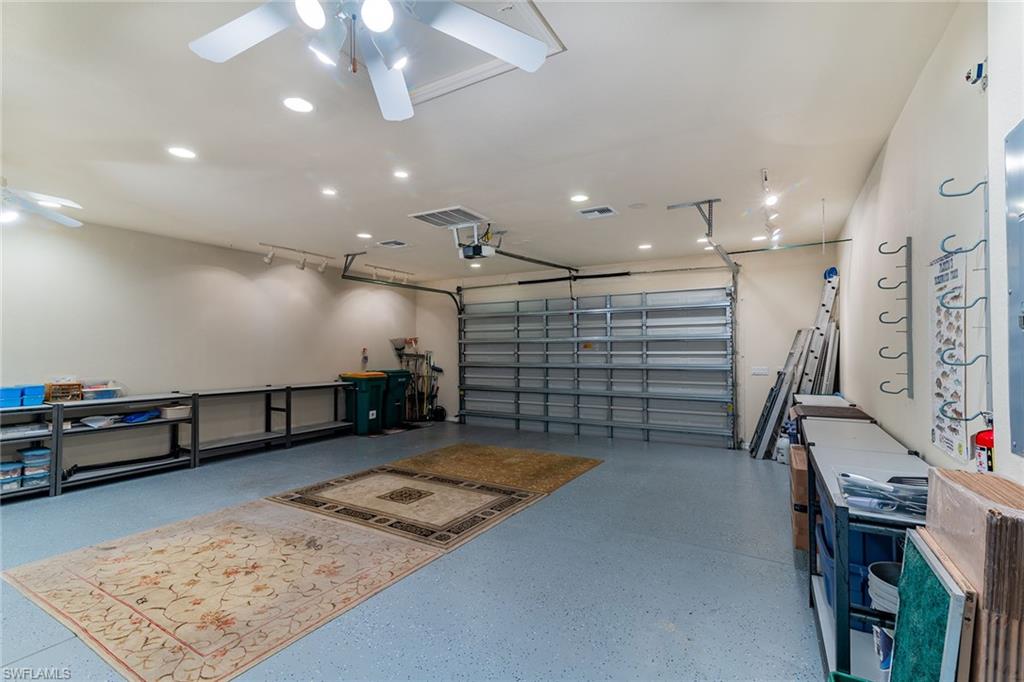 THE SHORES - Residential