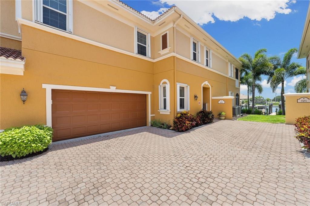 BLUE WATER - Residential