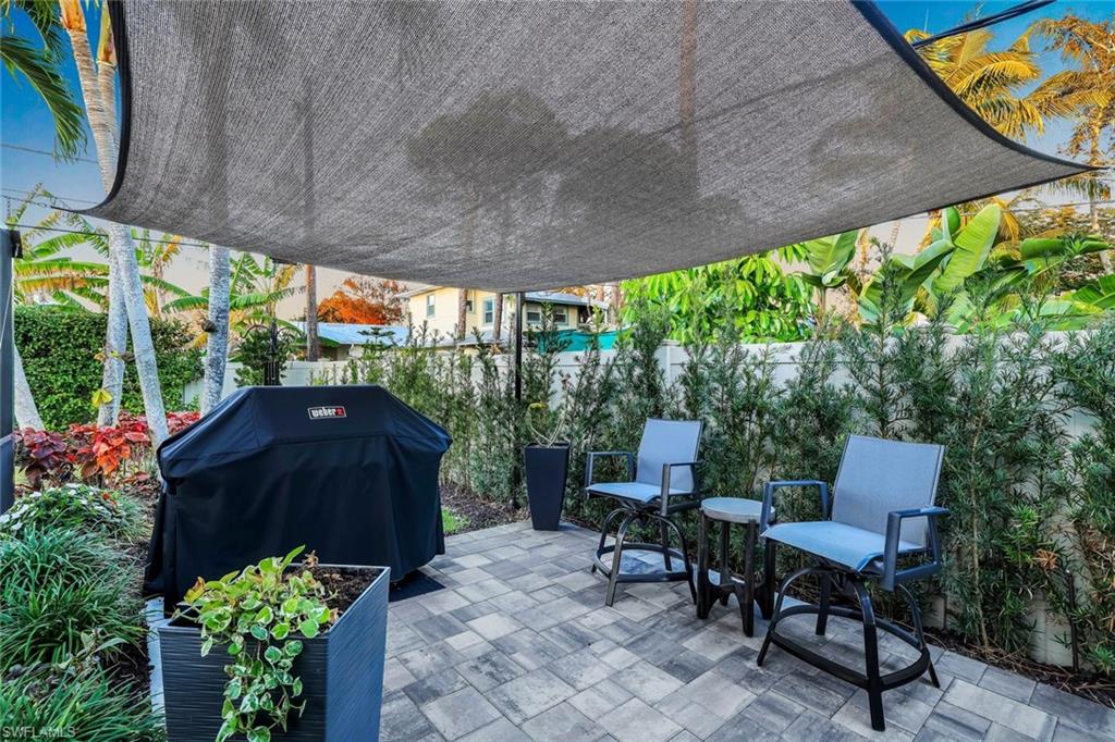 NAPLES PARK - Residential