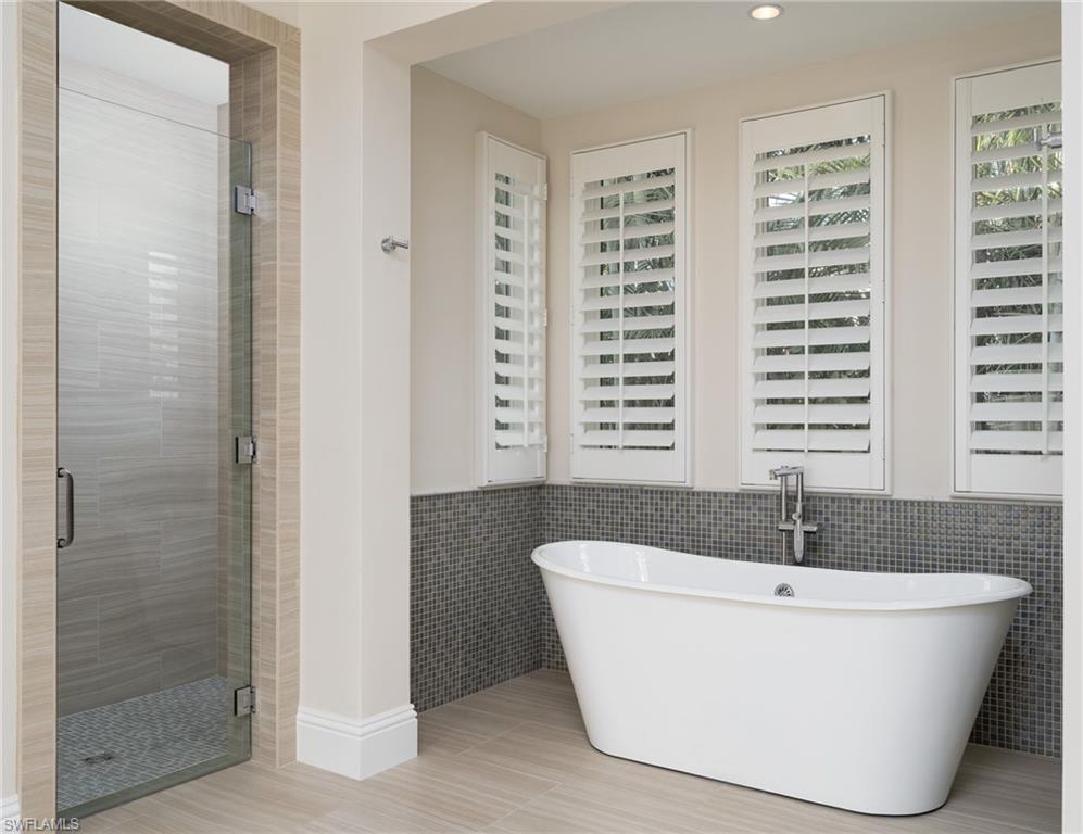 LUCARNO - Residential