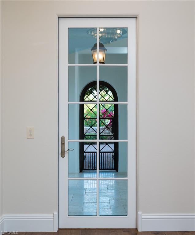 LUCARNO - Residential