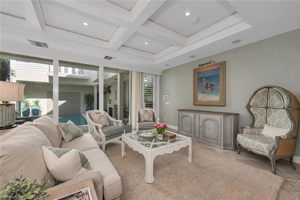 NAPLES SOUTH - Residential