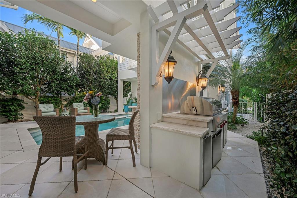 NAPLES SOUTH - Residential