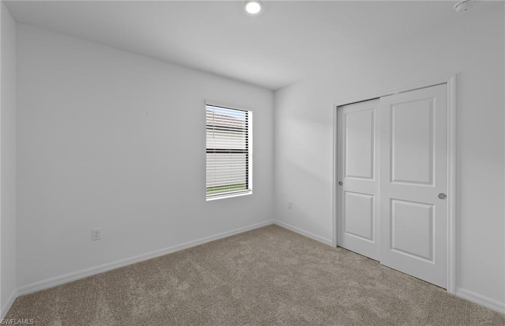 WHISPERING LAKES - Residential