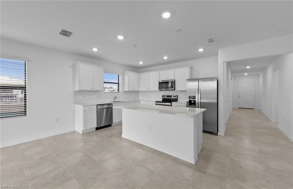 WHISPERING LAKES - Residential