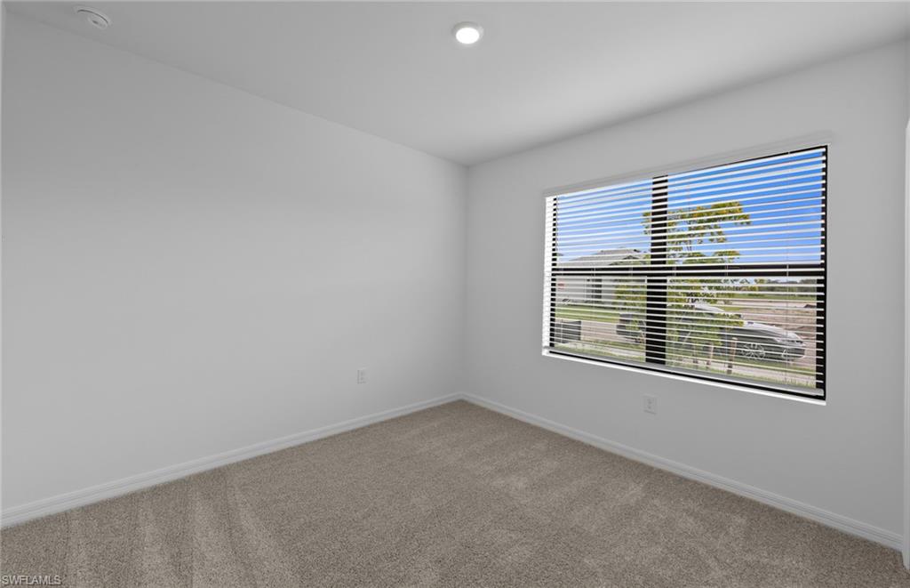 WHISPERING LAKES - Residential