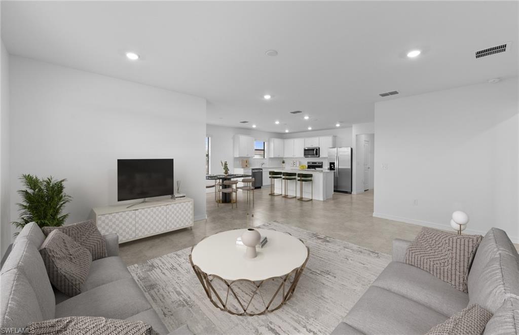 WHISPERING LAKES - Residential