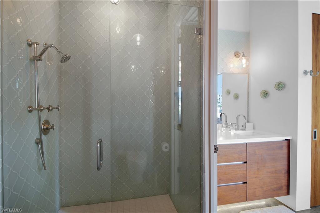 MARCO BEACH - Residential