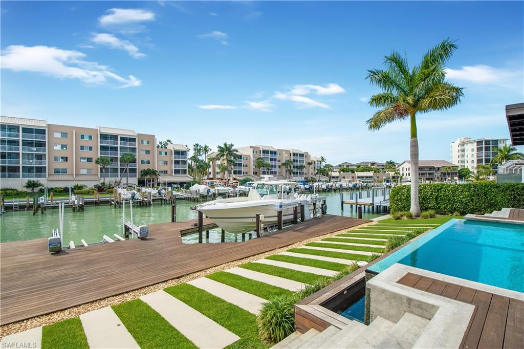 MARCO BEACH - Residential