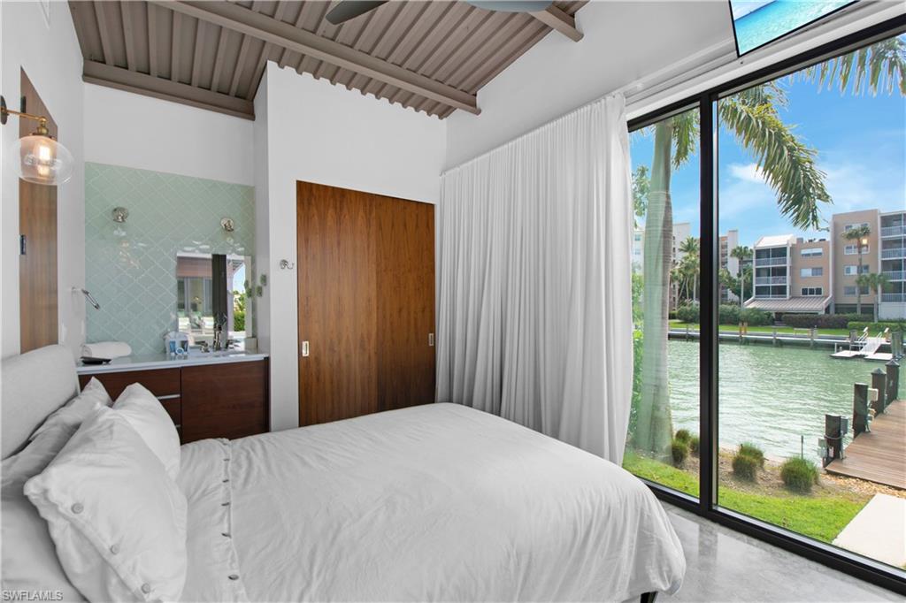 MARCO BEACH - Residential