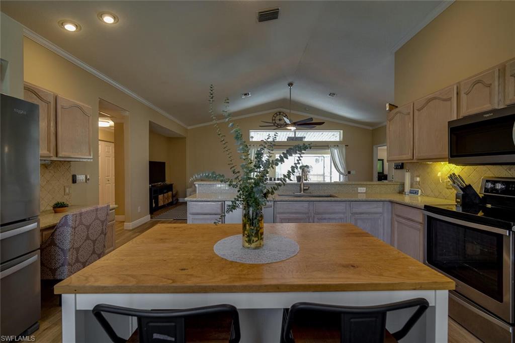 WILLOW CREEK - Residential