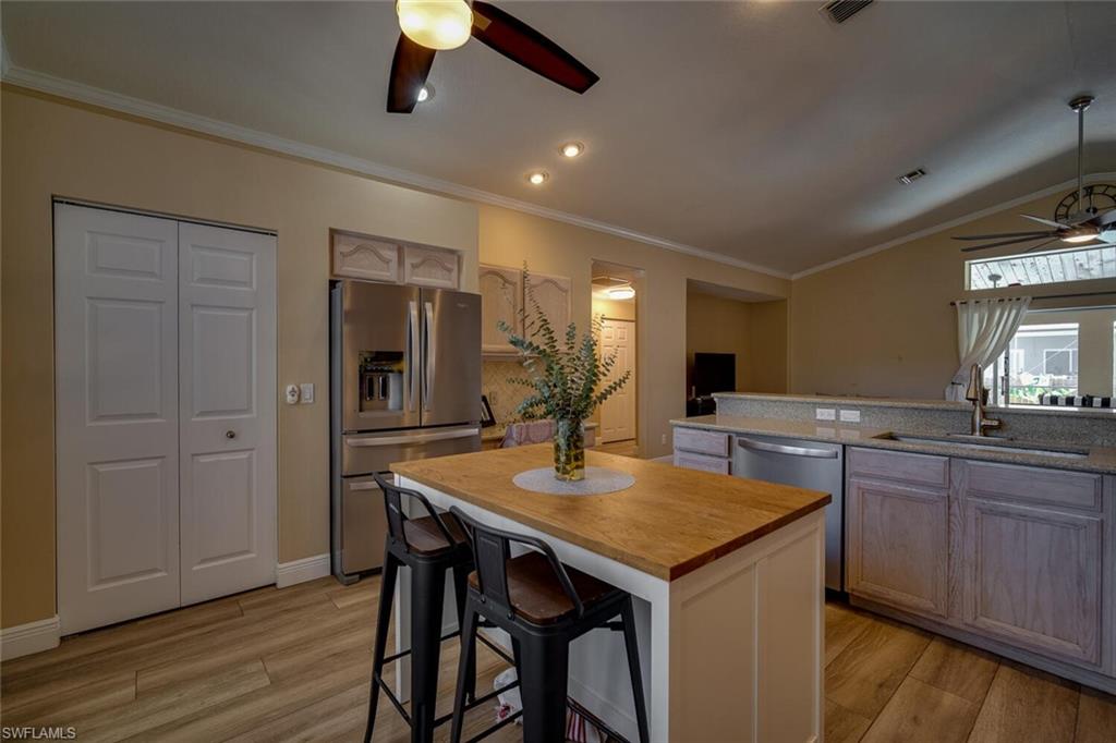 WILLOW CREEK - Residential