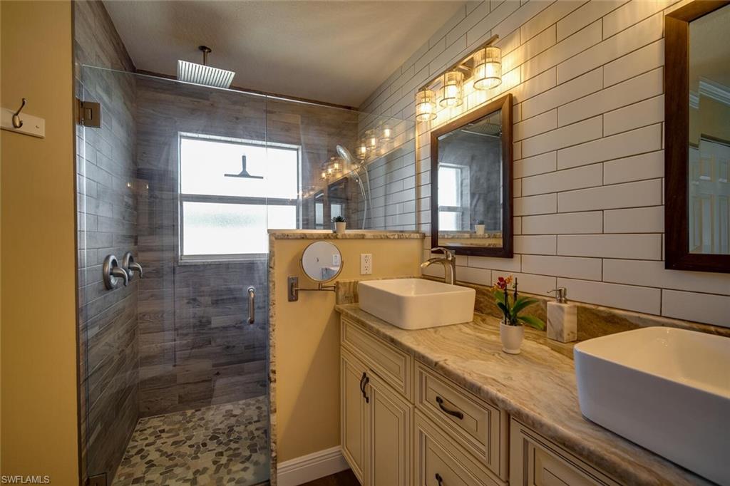 WILLOW CREEK - Residential