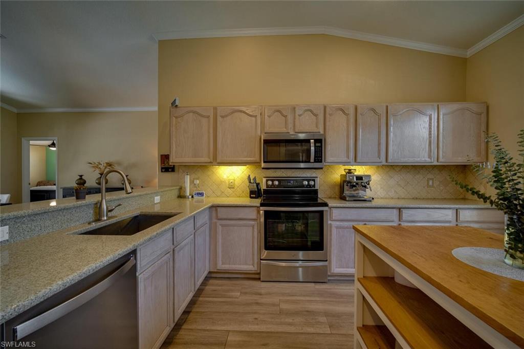 WILLOW CREEK - Residential