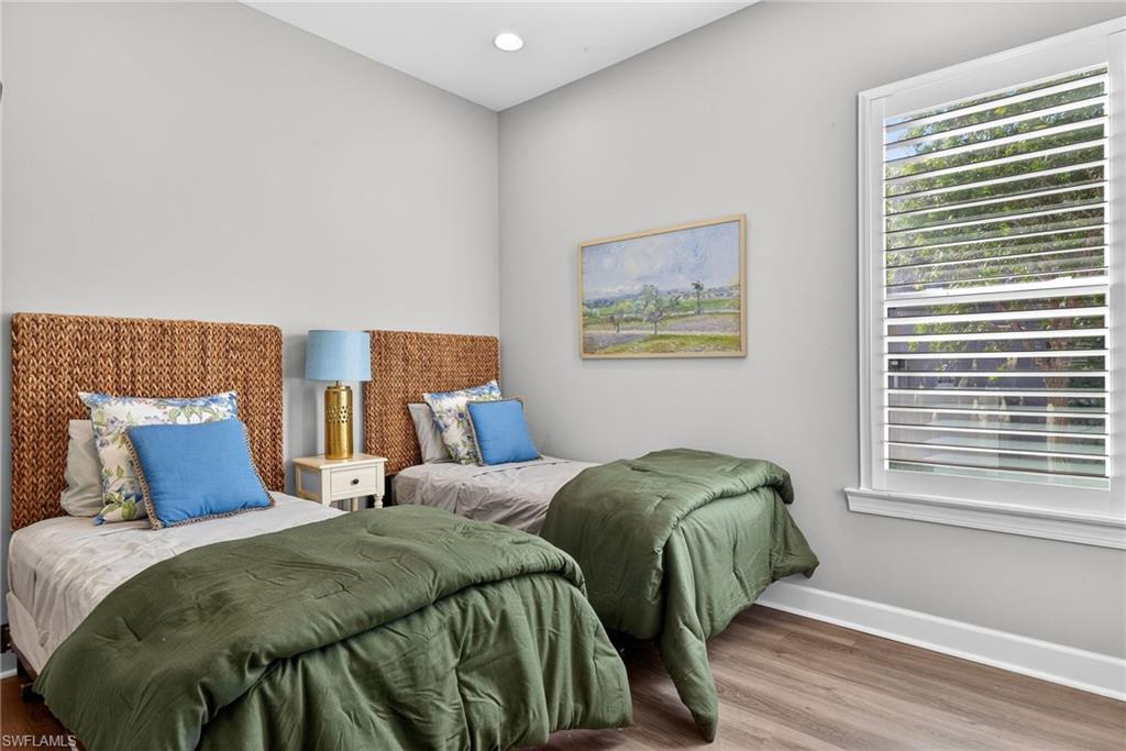 ESTERO POINTE - Residential