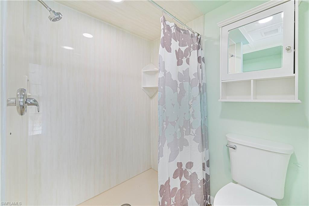 SHAMROCK LAKES - Residential