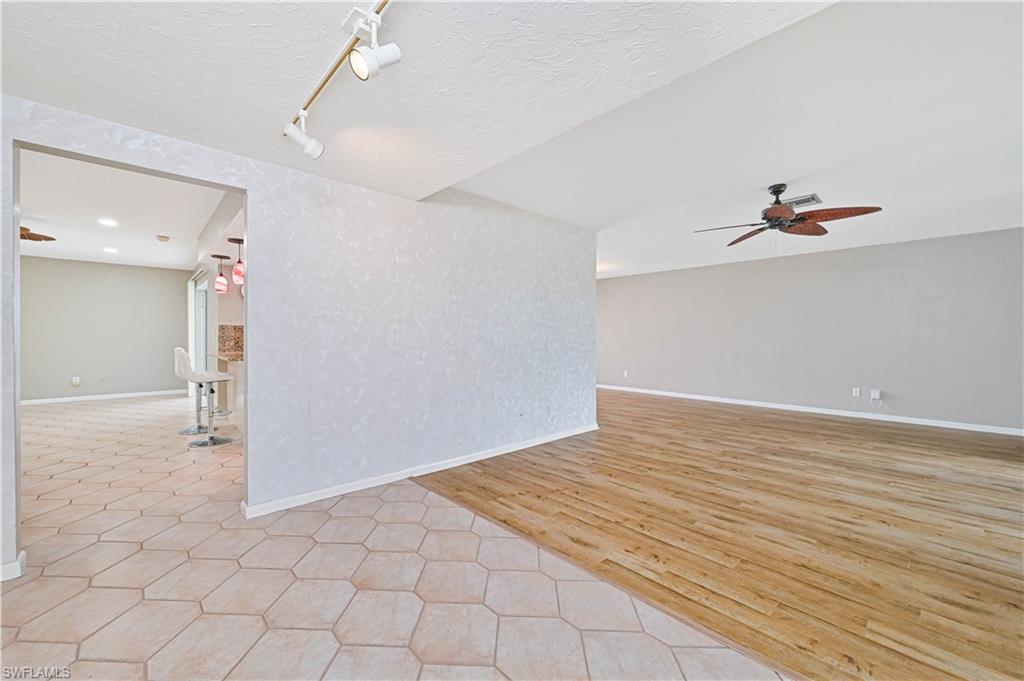 SHAMROCK LAKES - Residential