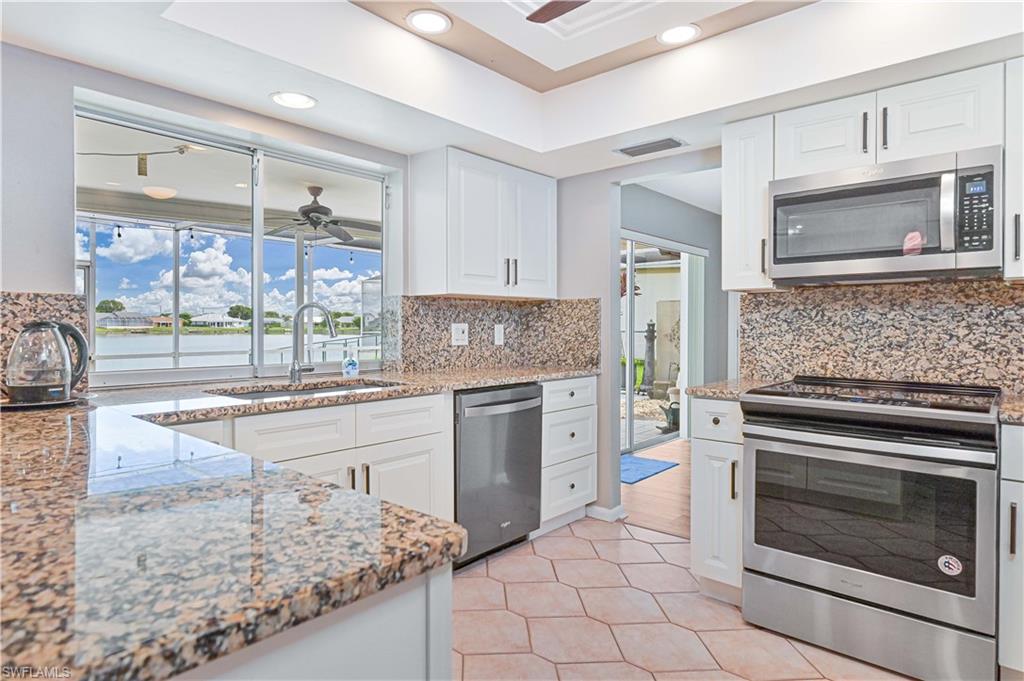 SHAMROCK LAKES - Residential