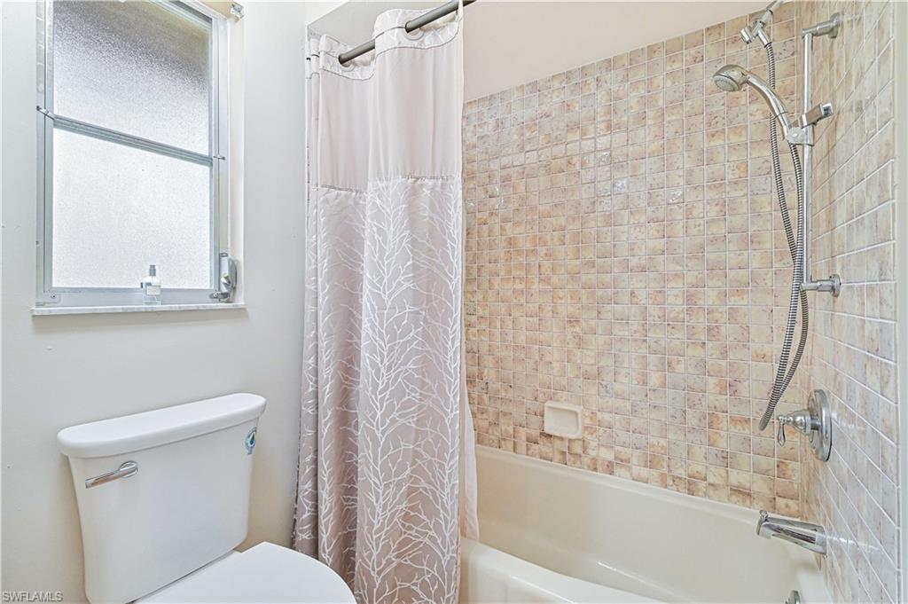 SHAMROCK LAKES - Residential