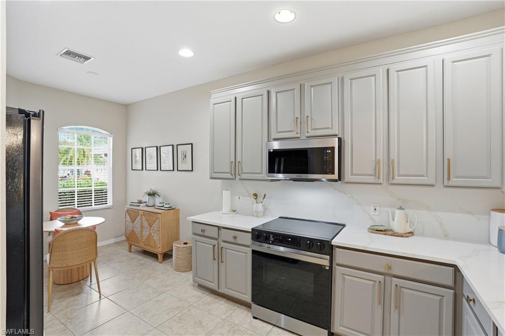 REFLECTION LAKES OF NAPLES - Residential