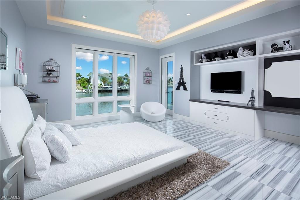 PARK SHORE - Residential