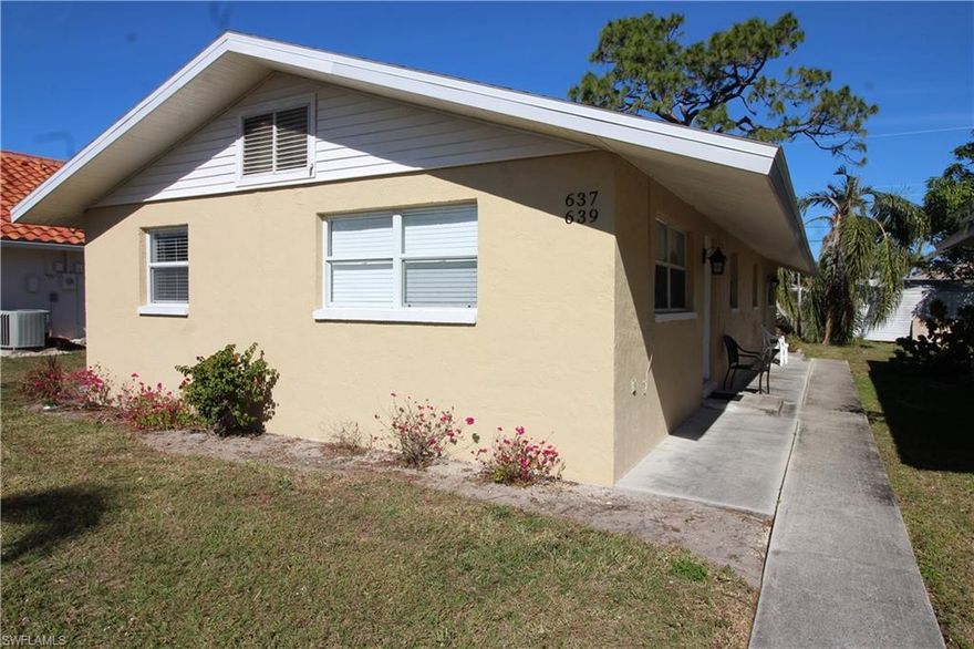 Excellent investment opportunity in Naples Park! This duplex is located in the very desirable 600 block. Great Naples location,  blocks from the beach, Mercato, dining, and shopping.