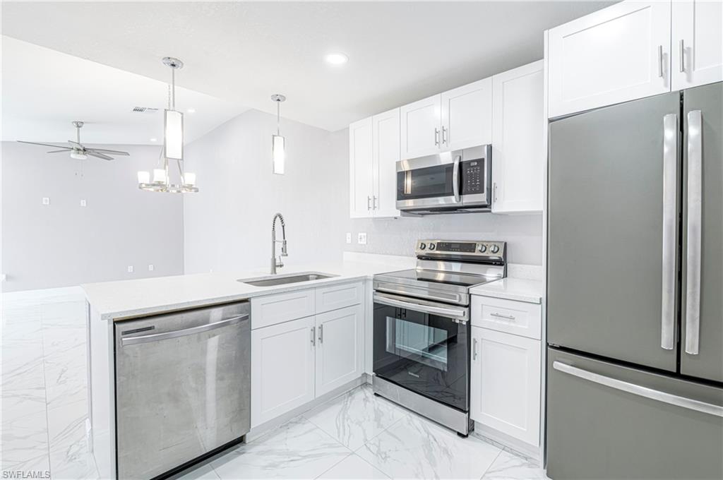 ROYAL WOODS - Residential