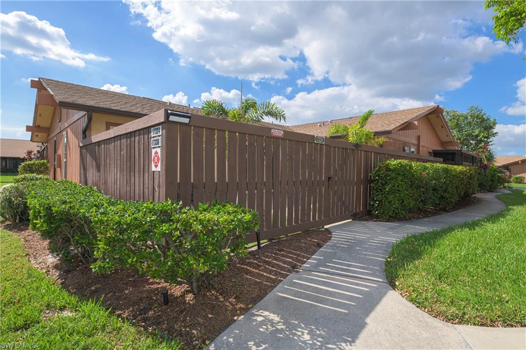 ROYAL WOODS - Residential