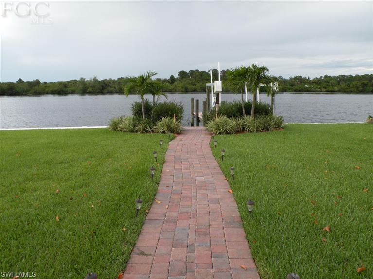 River Forest Island - Residential