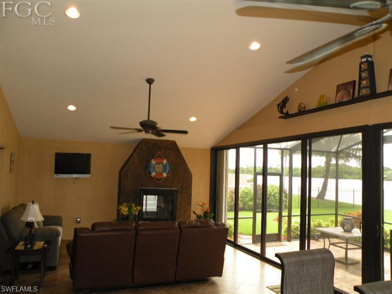 River Forest Island - Residential