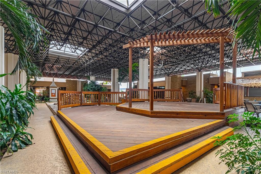 SEVEN LAKES - Residential