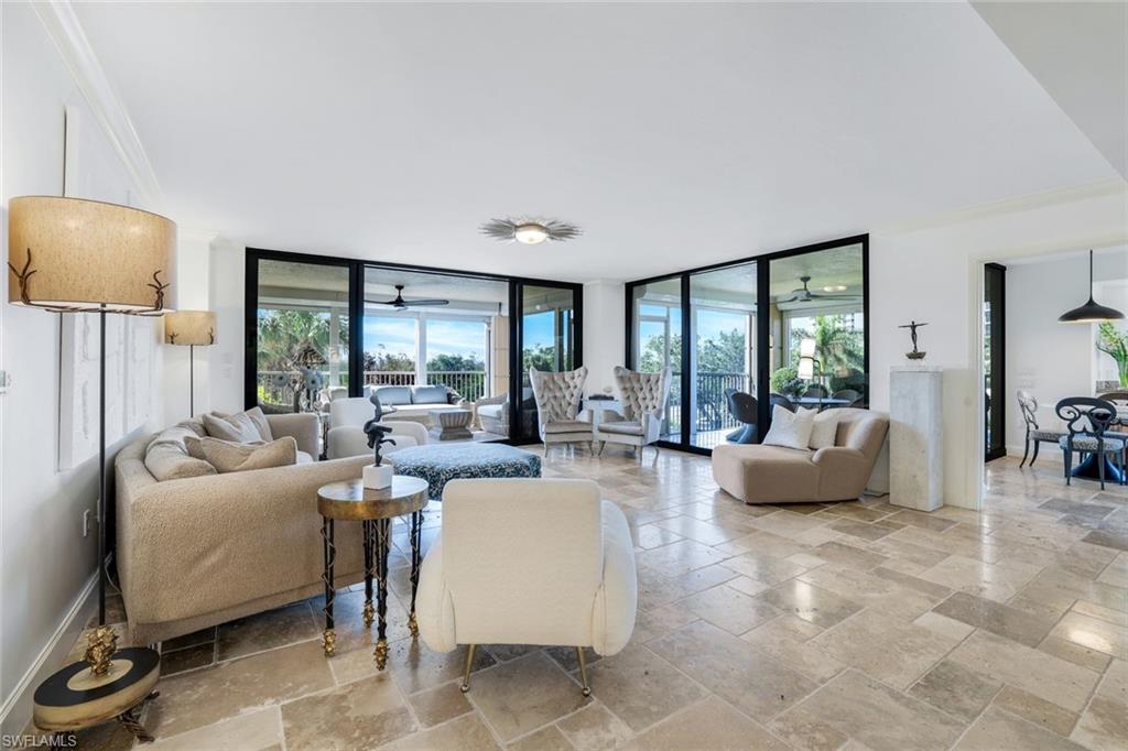 6597 Nicholas BLVD 306